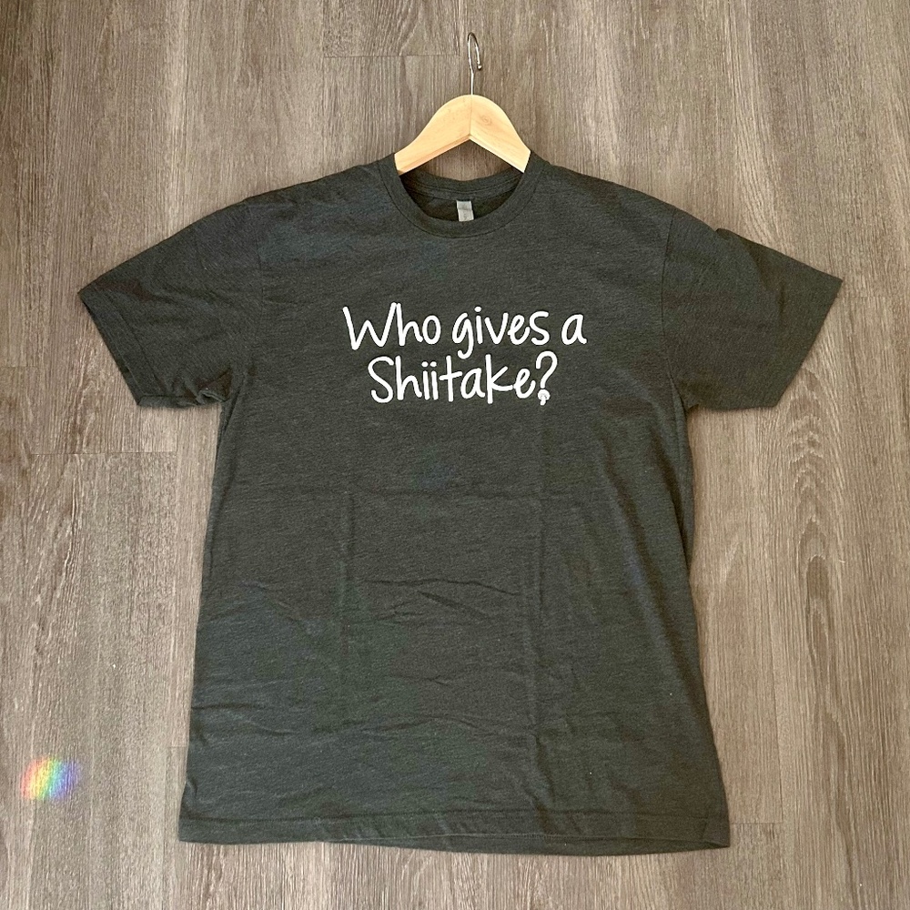 Next Level Who Gives A Shiitake Mushroom Pun Graphic Tee Unisex L Oversized Boho